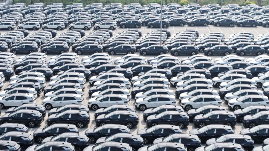 Canada Lowers Tariffs on Chinese EVs to Reset Ties