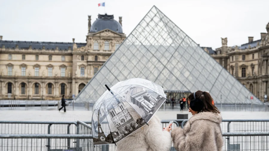 Louvre's Ticket Price Goes up by 45 Percent