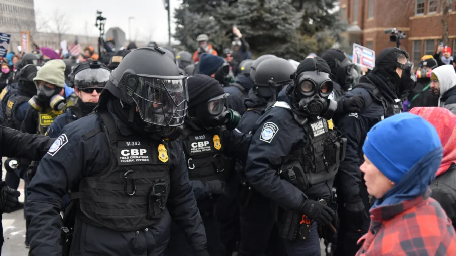 Appeals Court Pauses Order Limiting Immigration Agent Action Against Minnesota Protesters