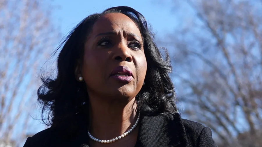 Supreme Court Appears Reluctant to Let Trump Fire Fed Governor Cook