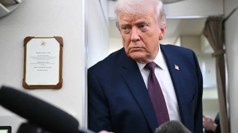 Trump Talks Greenland, Ukraine, Venezuela on Flight Home From Davos