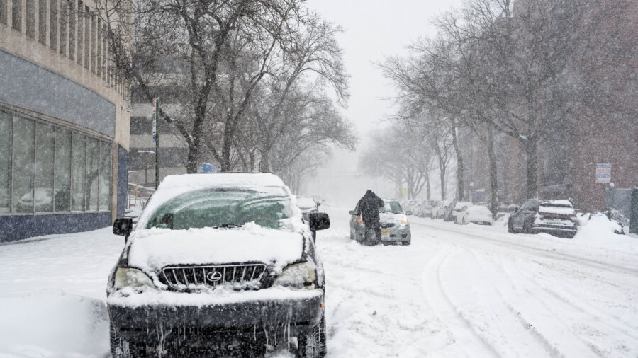1 Million Without Power, 11,000 Flights Cancelled as Massive Winter Storm Sweeps Across US
