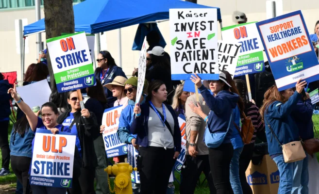 More Than 30,000 Kaiser Permanente Health Care Workers Go On Strike | NTD