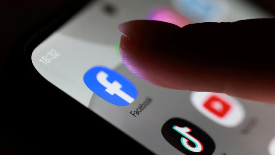 US Judge Weighs School Districts’ Addiction Claims Against Social Media Companies