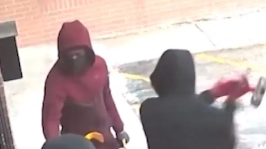 Thieves Use Car to Drag ATM Out of Chicago Store