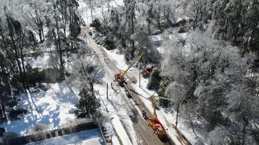 Situation in US South Grows More Dire After Days of Ice, Frigid Temperatures and Widespread Outages