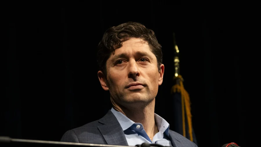 Minneapolis Mayor Travels to DC to Advocate for End to 'Unlawful ICE Operations'