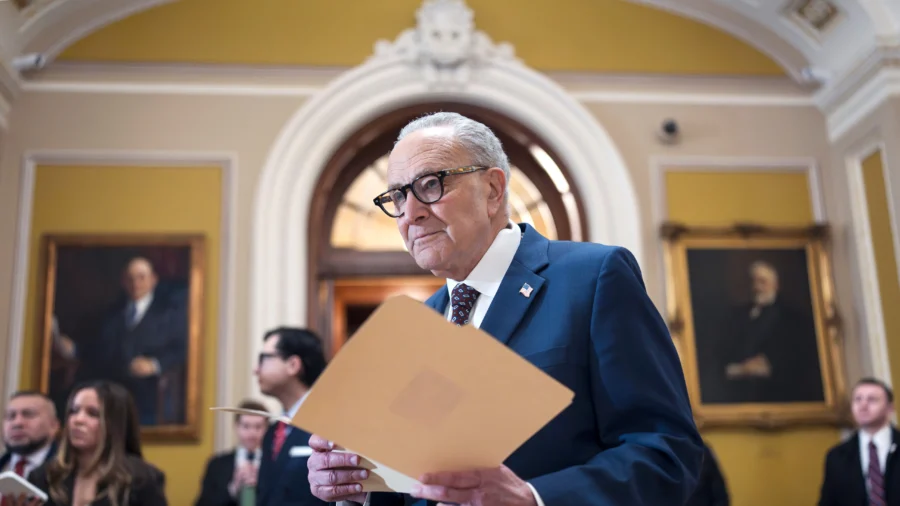 Senate Leaders Scramble to Save Bipartisan Deal and Avert Partial Government