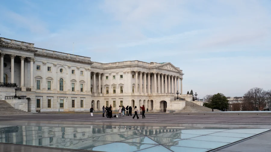Senate GOP, Democratic Leaders Speak to Press (Feb. 3)