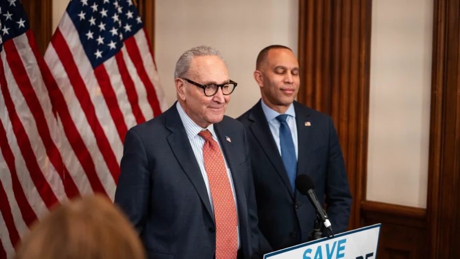 Schumer, Jeffries Hold News Conference