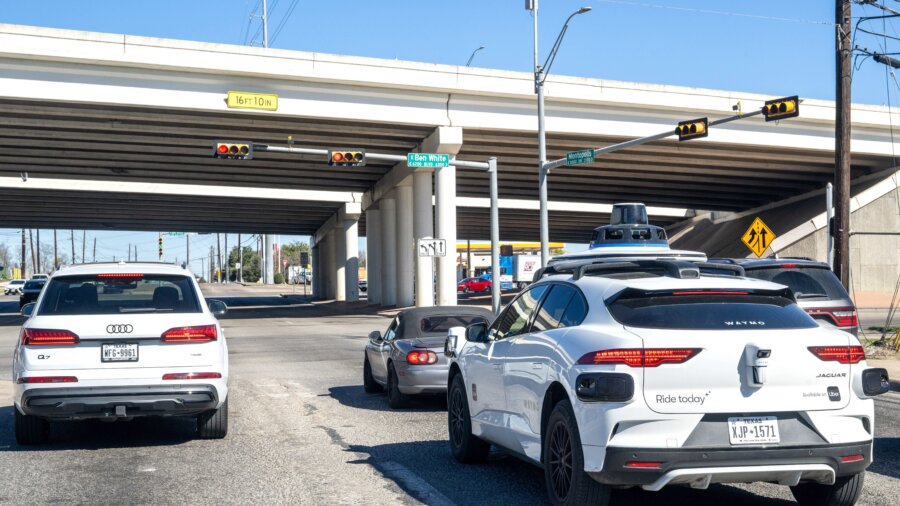 Senate Weighs Rules for Self-Driving Cars
