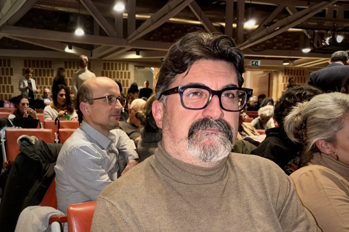 On the evening of Feb. 3, 2026, Mayor Maurizio Greci attended the second show of the Shen Yun New York Company at Teatro delle Muse. (Alessandro Starnoni/The Epoch Times)