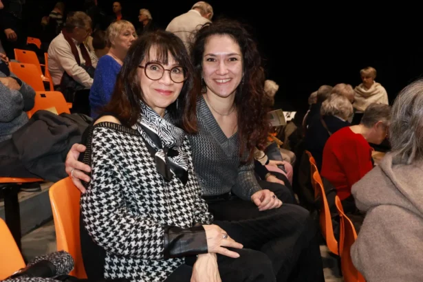 Émeline Uros and her mother, Élisabeth Uros, came to experience Shen Yun at the Zénith in Strasbourg on Feb. 5, 2026. (Zhang Ni/The Epoch Times)