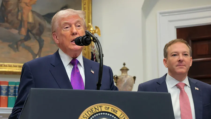 Trump Delivers Remarks to Troops at Fort Bragg