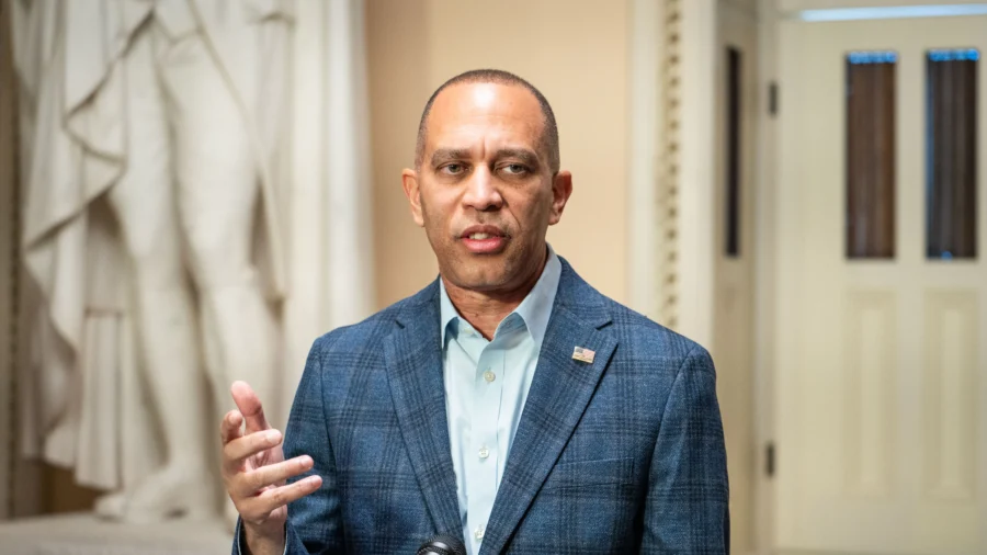 House Minority Leader Jeffries Speaks to Press on ICE