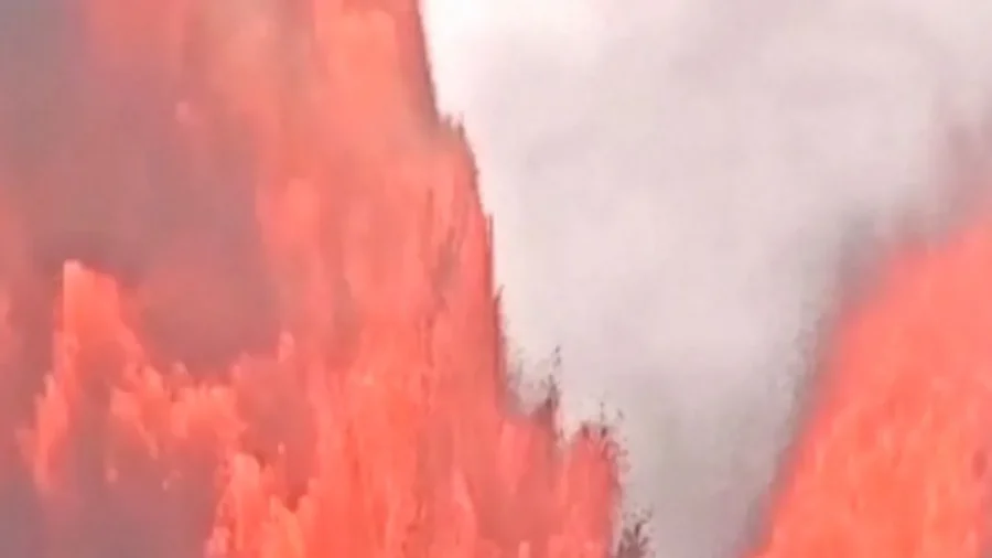 Hawaii’s Kilauea Volcano Lights Up Night Sky With Fiery Eruption