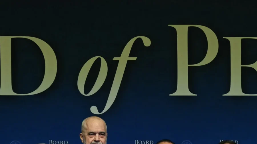 Video: Trump, Board of Peace Delegates Take Group Photo