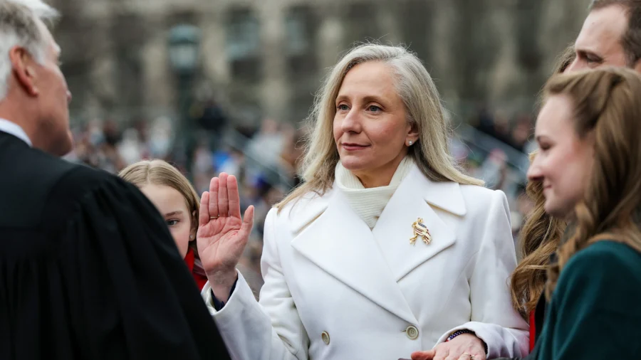 Virginia Gov. Spanberger Tapped to Deliver Democratic Response to Trump’s State of the Union