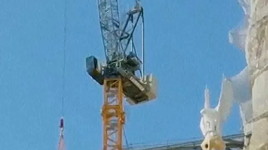 Barcelona’s Sagrada Familia Basilica Reaches Full Height as Uppermost Cross Completed