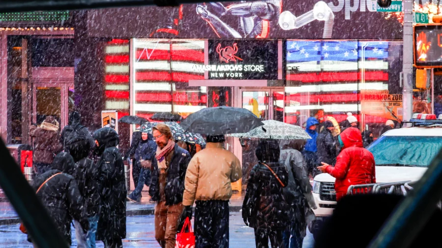 Winter Storm Hits New York City, Covering Times Square