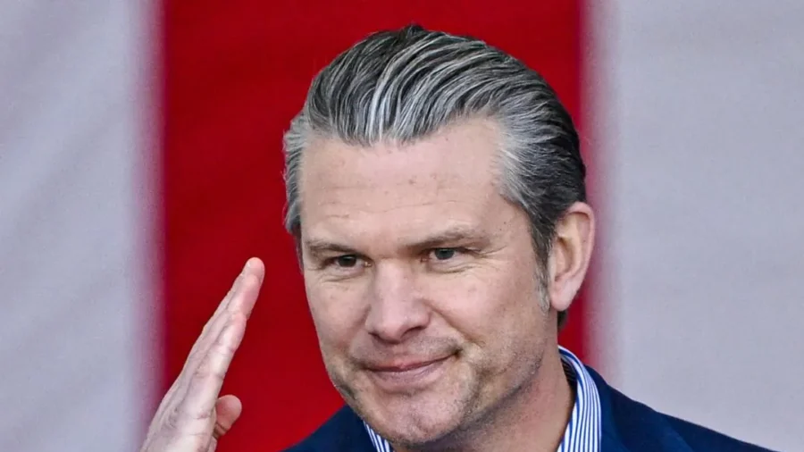 War Secretary Hegseth Delivers Oath of Enlistment at Colorado Ceremony
