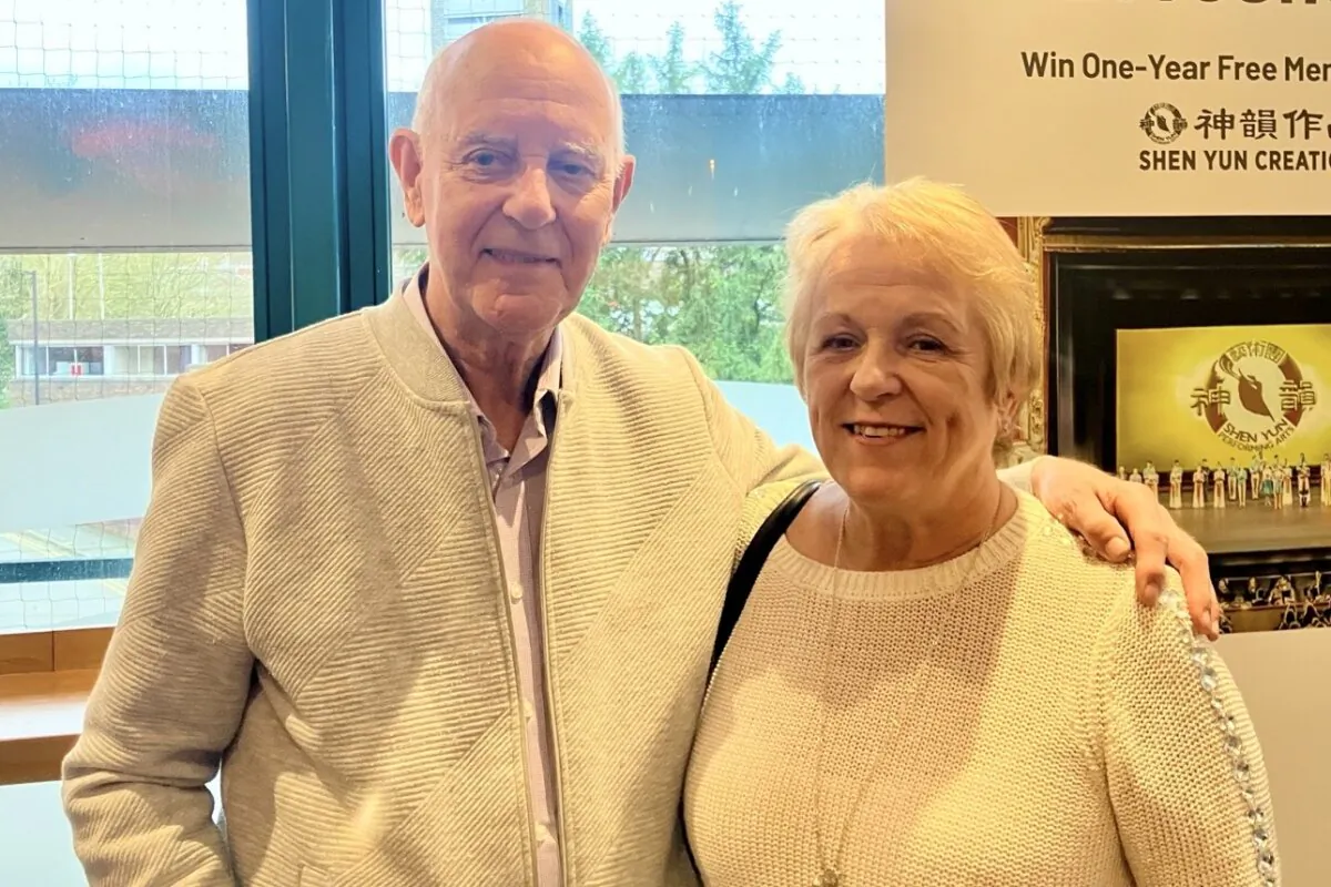 Roy Carpenter and Jennifer Pash at the Shen Yun Performing Arts performance at Wycombe Swan Theatre, in the UK, on Feb. 26, 2026. (Say Huang/The Epoch Times)
