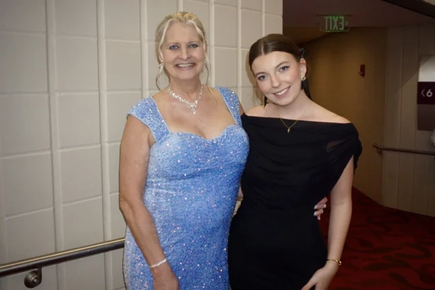 Sandra Knight and her daughter, Destiny Williams, enjoyed Shen Yun Performing Arts at the BJCC Concert Hall in Birmingham, Ala. (Yeawen Hung/The Epoch Times)