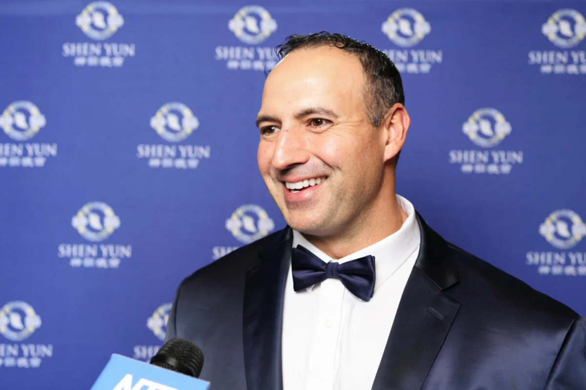 Marcus Weaver watched Shen Yun at the Phoenix Symphony Hall on March 8, 2026. (NTD)