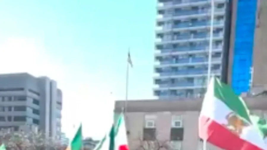 Iranian-Canadians Chant ‘Thank You, Trump!’ at Toronto’s US Consulate