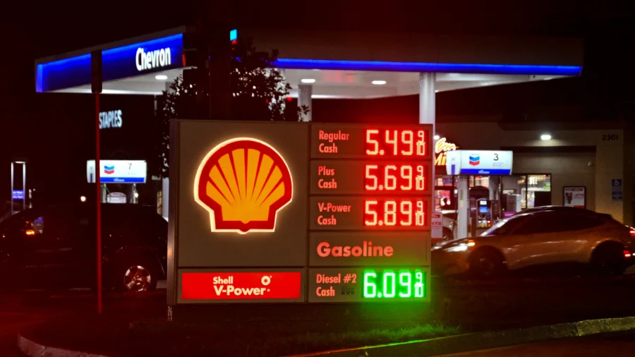 ‘Most Rapid Fall’ in Oil Prices From Memory, Excluding During Pandemic: Energy Policy Analyst
