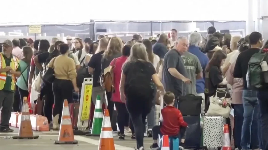 Long Airport Security Lines Persist as DHS Shutdown Enters 4th Week