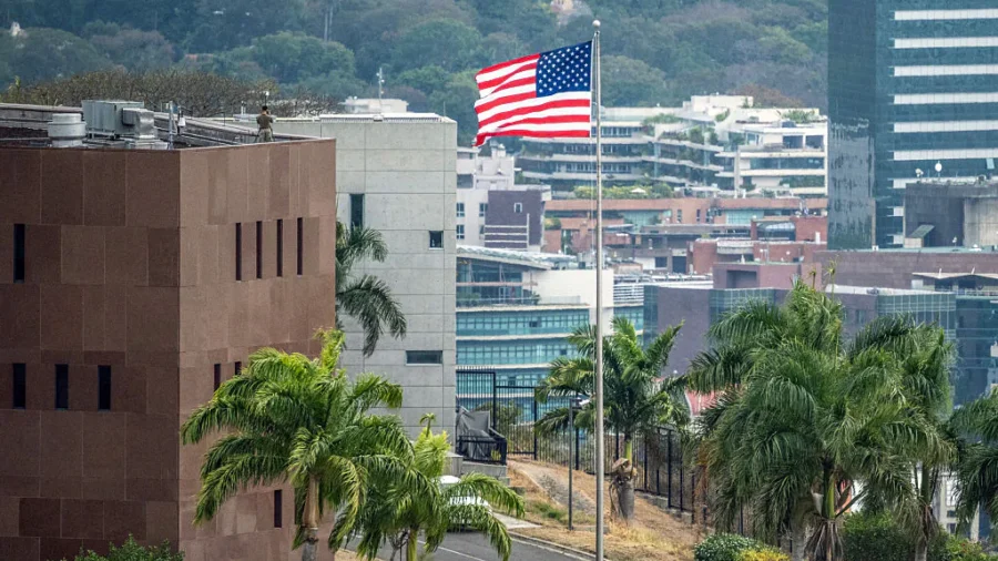 US Flag Raised Over Embassy in Venezuela for First Time in 7 Years