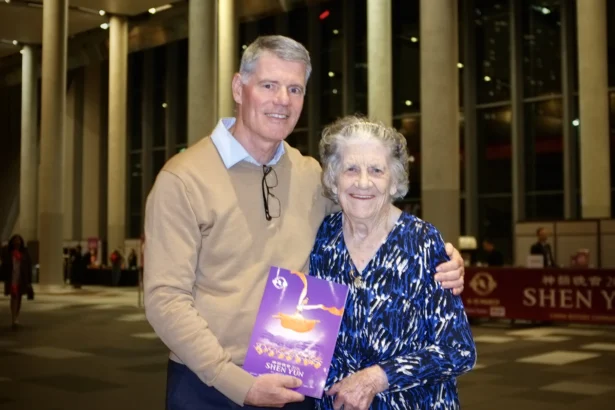 Ivan Brooks and his mother, Laura Brooks, attend Shen Yun Performing Arts at the Melbourne Convention and Exhibition Centre in Australia on March 13, 2026. (Ming Huang/The Epoch Times)