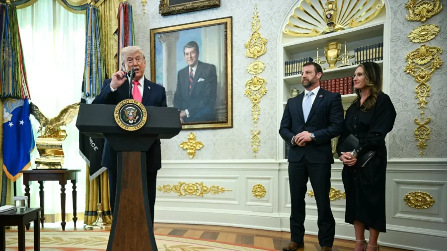 Markwayne Mullin Sworn In as DHS Secretary | NTD
