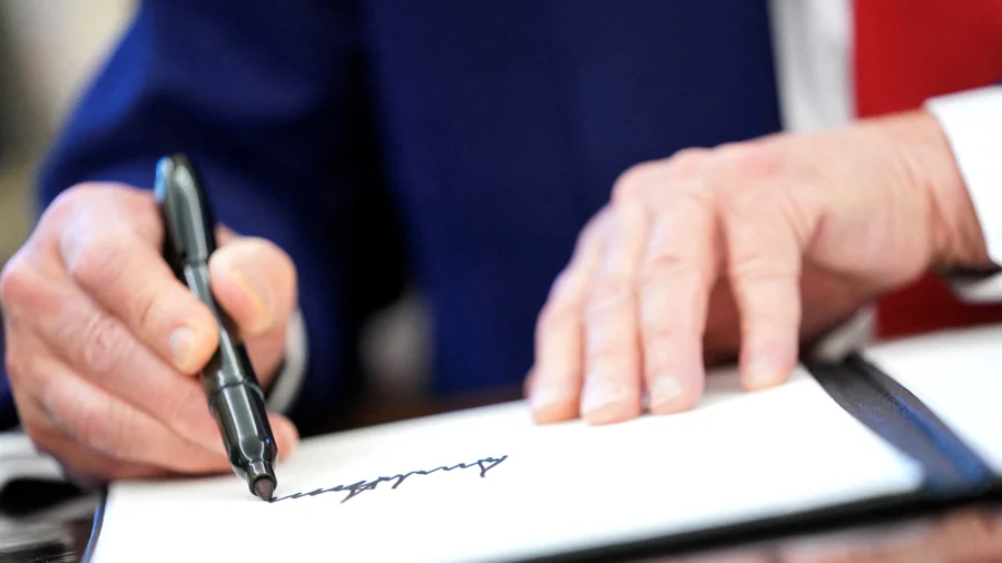 Trump’s Signature to Appear on US Currency—First Time in History for a Sitting President