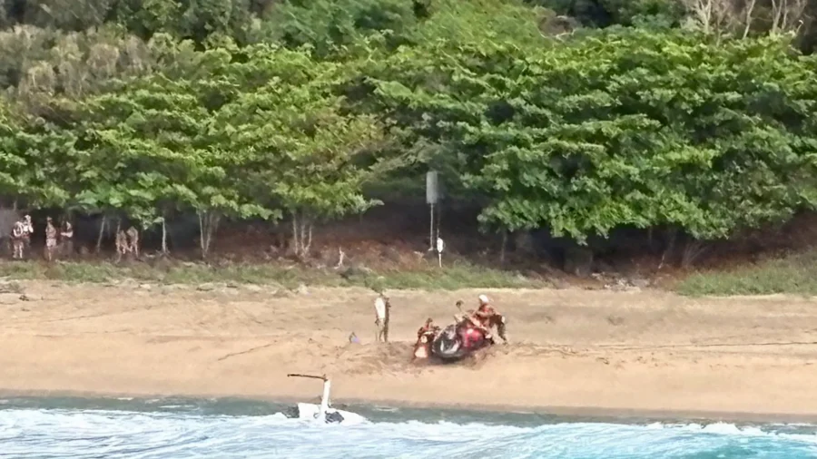 3 Killed, 2 Injured in Helicopter Crash Off Hawaii Coast