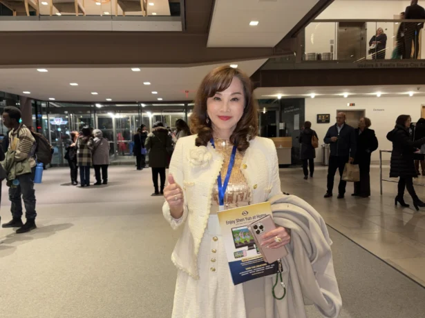 On the evening of March 28, 2026, Maggie Lin, founding president of the Canada-Taiwan Economic & Cultural Development Association, attended a Shen Yun performance at the Four Seasons Centre for the Performing Arts in Toronto. (Dongyu Teng/The Epoch Times)