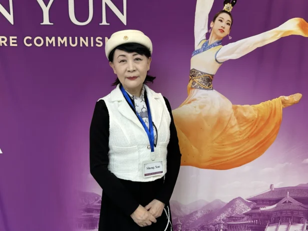 Renowned Chinese pro-democracy activist Sheng Xue enjoyed the Shen Yun performance at the Four Seasons Centre for the Performing Arts in Toronto on the evening of March 28, 2026. (Michelle Yi/The Epoch Times)