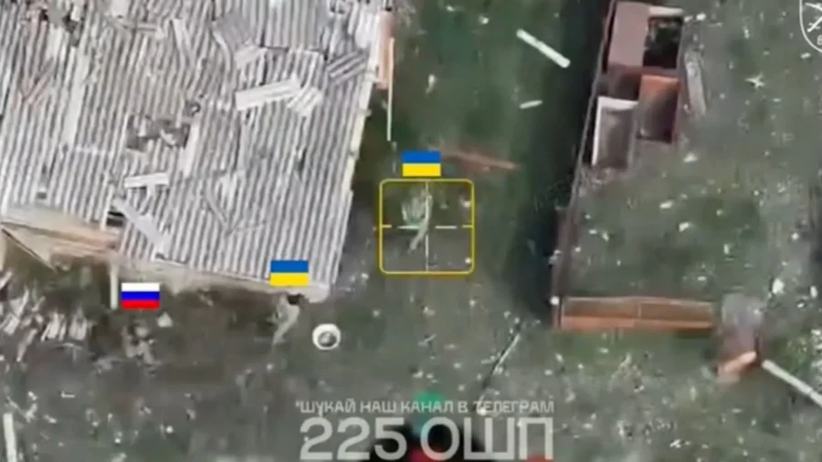 Drone Footage Shows 2 Ukrainian POWs Escaping Russian Captivity