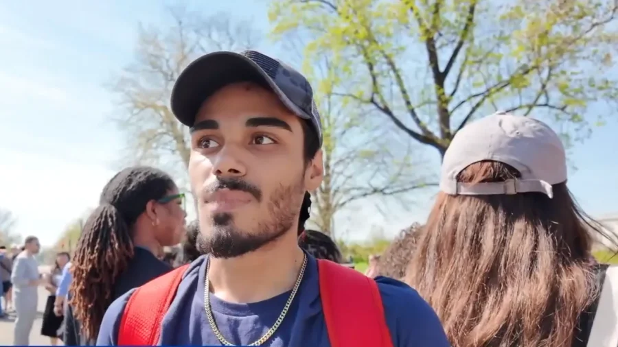 What the People Say: Does 14th Amendment Guarantee Birthright Citizenship?