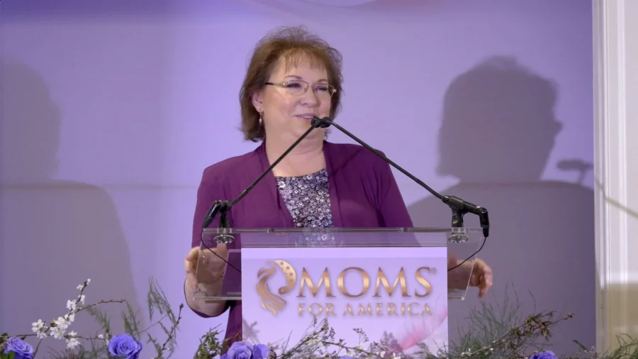 Moms for America Hosts Inaugural Abby Awards to ‘Remember the Ladies’