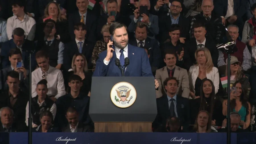 Vance Calls Trump During Hungary Rally