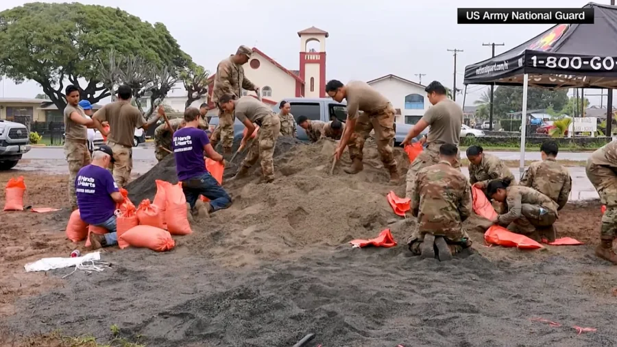 Flooding Fears Return to Hawaii as National Guard Helps With Sandbags