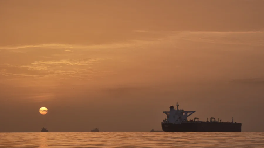 Iran Says It Closed Strait of Hormuz Again Over US Blockade