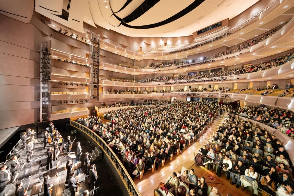 Shen Yun Performing Arts held its second Toronto performance of the 2026 season at the Four Seasons Centre for the Performing Arts on the evening of March 28, 2026, with the theater filled to capacity. (May Huang/The Epoch Times)