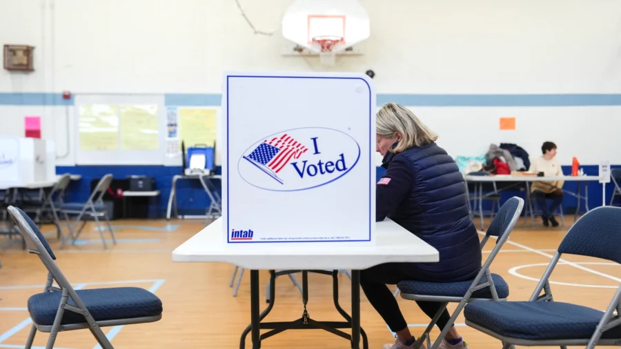 Virginia Voters Approves Redistricting Plan That Favors Democrats