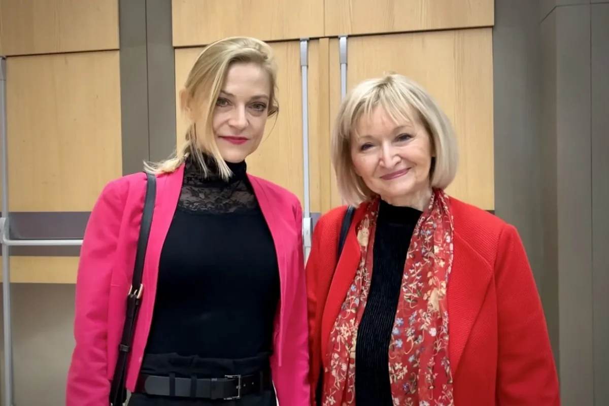 Neuroscientist Dominika Grygarová (L) attends Shen Yun Performing Arts at the Prague Congress Center on the afternoon of April 18, 2026. (An Ran/The Epoch Times)