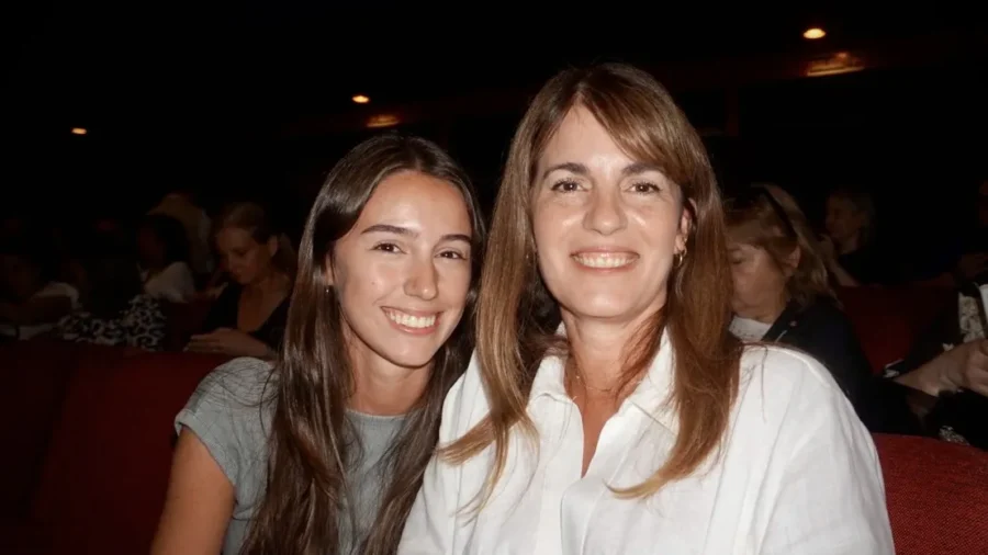 ‘We Love It, It’s Absolutely Beautiful’: Mother, Daughter Praise Shen Yun’s Visual Splendor in Buenos Aires