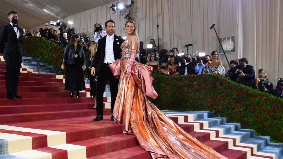 Met Gala 2026: Celebrity Departures From the Mark and Carlyle Hotels, Plus Red Carpet Fashion Cam