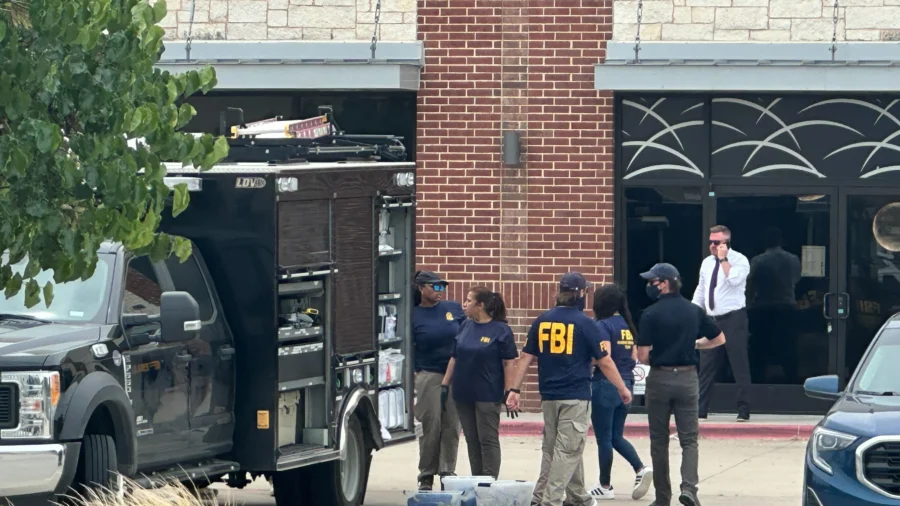 2 Killed and 3 Injured in Shootings at Shopping Center North of Dallas, Police Say